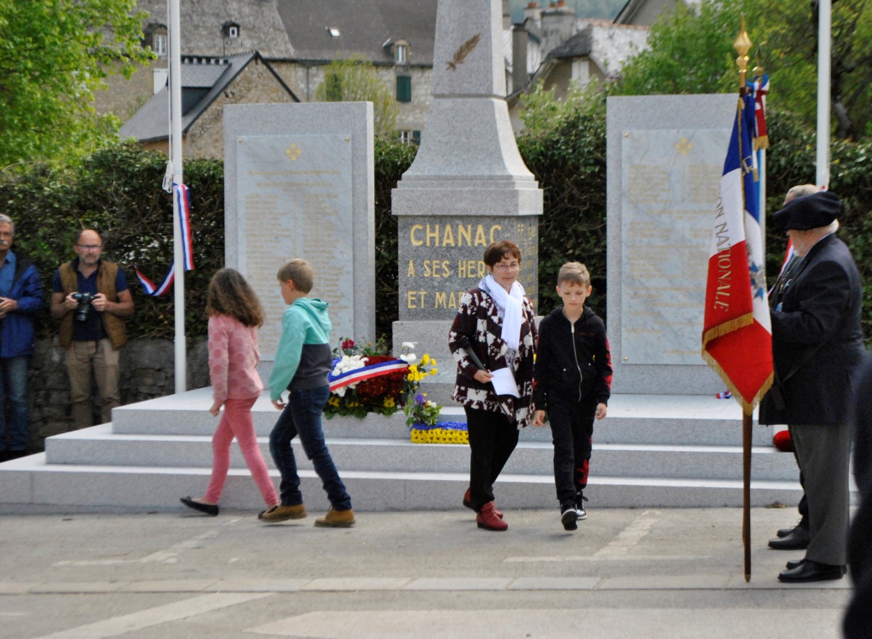 La piscine municipale de Chanac OUVRE le 30 mai : gratuite en juin pour le public !