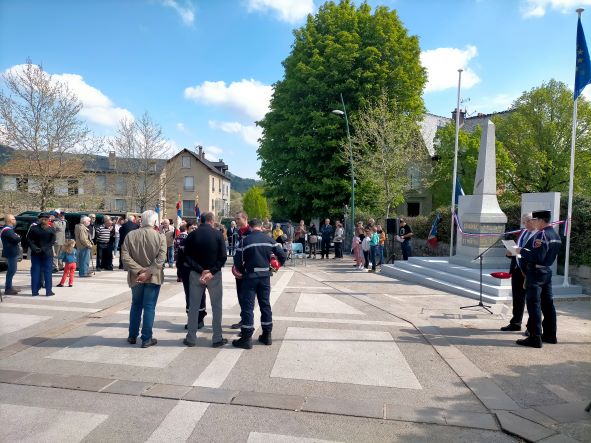 Marché de producteurs tous les vendredis à 17h à la gare de Chanac