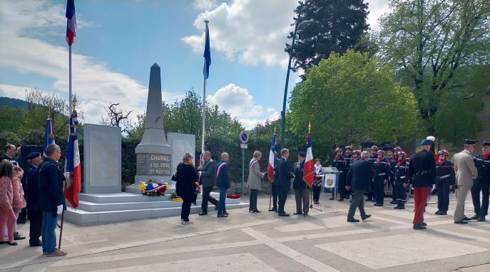 La piscine municipale de Chanac OUVRE le 30 mai : gratuite en juin pour le public !