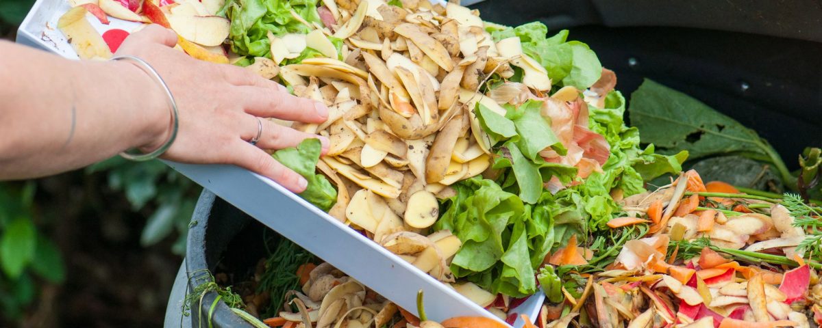 Marché de producteurs tous les vendredis à 17h à la gare de Chanac